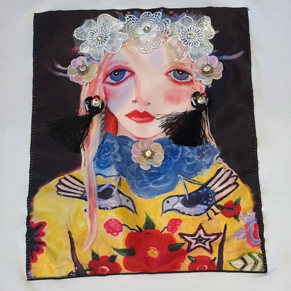 MISS FAMILY EQUIPMENT 1975 L/XL funky and fun mixed media t shirt of a painting - Picture 2 of 9